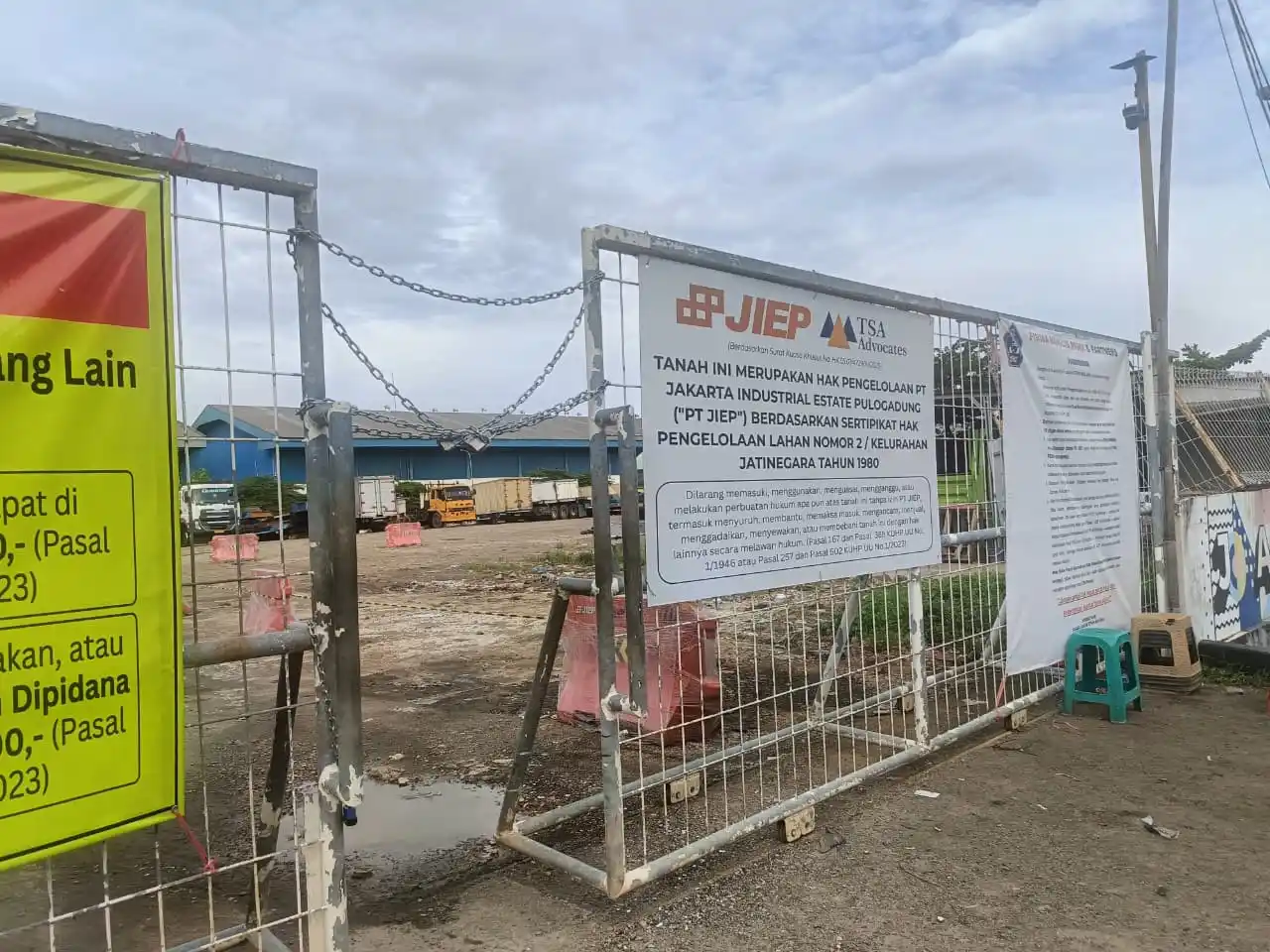 Lahan parkir di kawasan PT Jakarta Industrial Estate Pulogadung (PT JIEP) (Foto: Dok MI/bs)