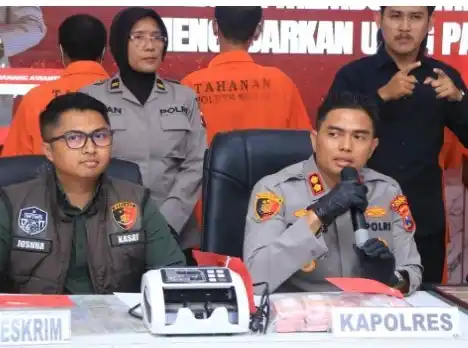 Dua kades di Kabupaten Ngawi, Jawa Timur ditangkap terkait peredaran uang palsu (Foto: Dok Polres Ngawi)