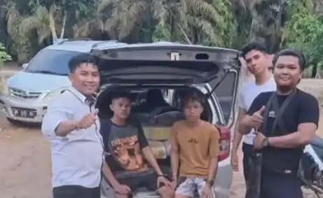 Dua pelaku penjarahan daging sapi beku senilai Rp200 juta di Kabupaten Muaro Jambi, Jambi diamankan polisi (Foto: Istimewa)