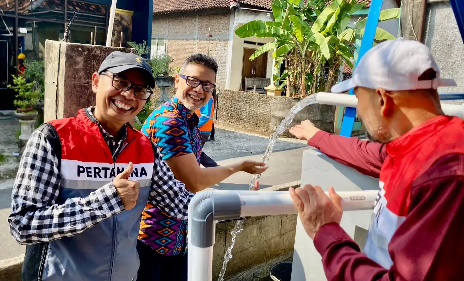 Pertamina membangun 16 titik sumur bor air bersih sekaligus pelatihan pengelolaan rawat sarana air bersih di Sragen. [Foto: Doc. Pertamina]