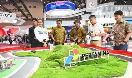 Pertamina menyabet penghargaan Best Booth Interactive Experience Di GIIAS 2025 (Foto: Dok Pertamina)