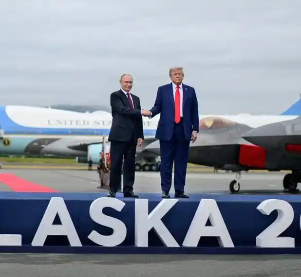 Pertemuan Presiden Rusia Vladimir Putin dan Presiden AS Donald Trump (Foto: Repro)