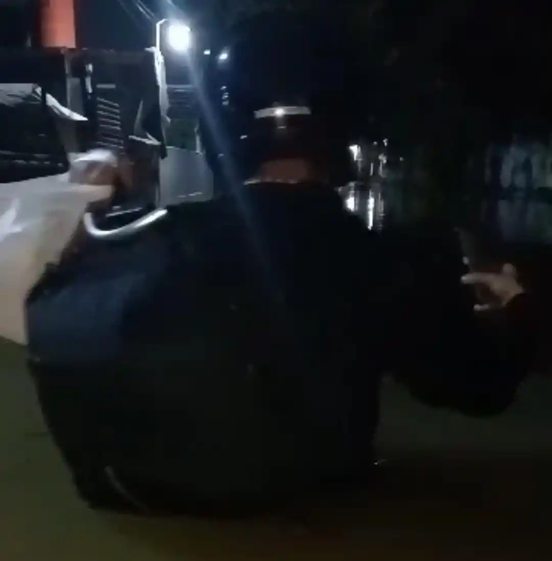 Kondisi banjir di Perumahan Grand Permata Residence, Desa Sriamur, Kecamatan Tambun Utara, Kabupaten Bekasi, Jawa Barat pada Selasa (4/3/2025) malam.