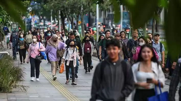 Pemerintah melalui PP Nomor 21 Tahun 2024 akan mewajibkan pekerja yang berpenghasilan minimal setara upah minimum untuk menjadi peserta Tabungan Perumahan Rakyat (Tapera) yang iurannya dipotong dari 2,5 persen gaji pekerja dan 0,5 persen dari pemberi kerja.