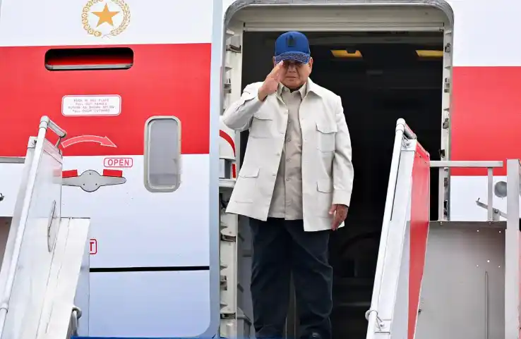 Presiden RI Prabowo Subianto beserta rombongan bertolak dari Pangkalan TNI AU Halim Perdanakusuma menuju Amerika Serikat (AS), pada Senin (16/2/2026) (Foto: Dok Setkab)