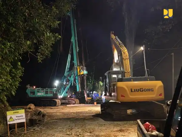 Kementerian Pekerjaan Umum melakukan preservasi jalan nasional Sumberjati–Batas Kabupaten Banyuwangi, Jawa Timur (foto:dok PU)