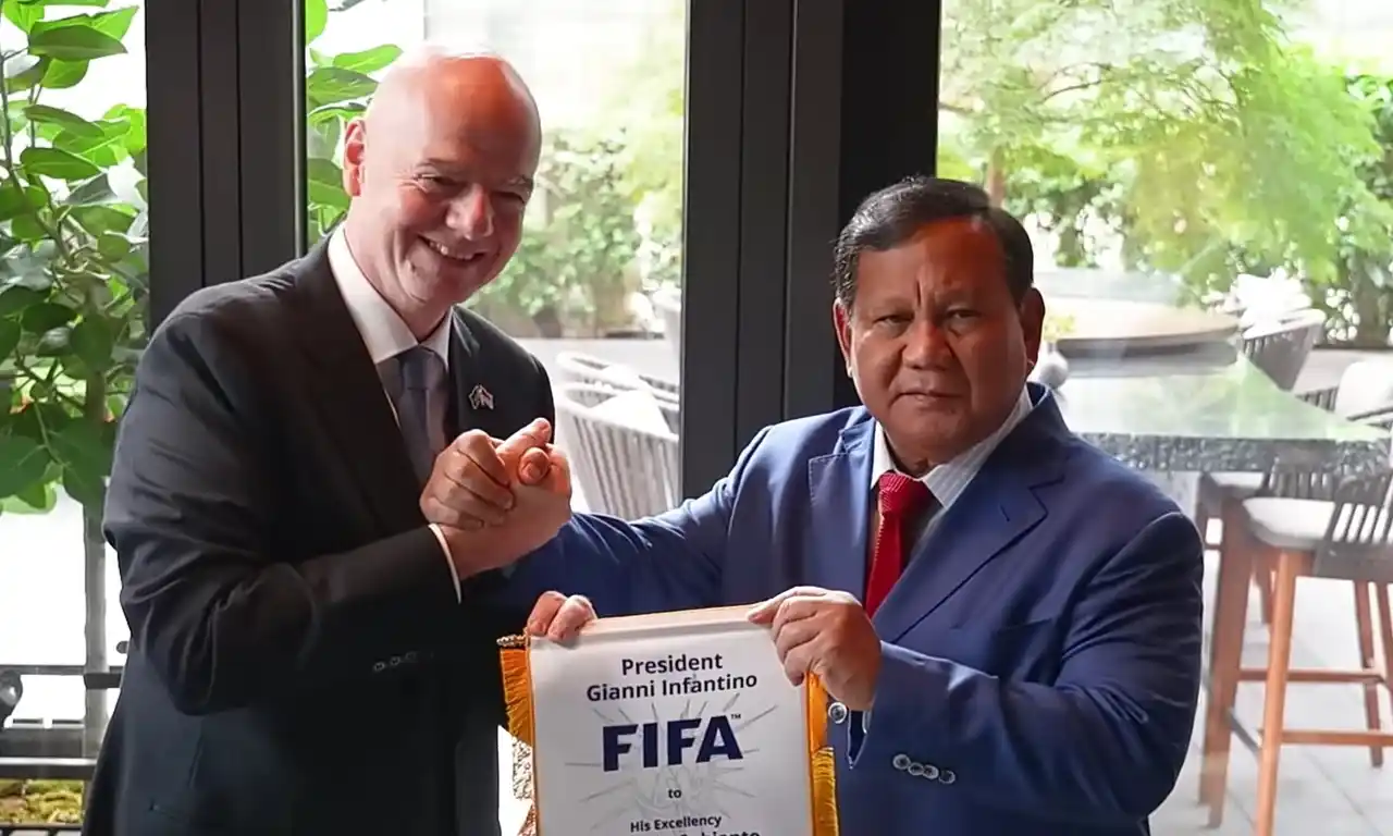 Presiden Prabowo Subianto bersama Presiden FIFA Gianni Infantino (Foto: Tangkapan Layar)