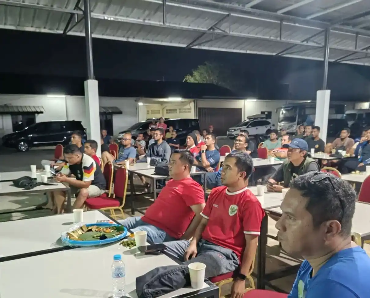 Ikatan Karyawan Timah Gelar Nonton Bareng Dukung Timnas Indonesia dalam Piala AFF U-23 [Foto: Doc. PT Timah]
