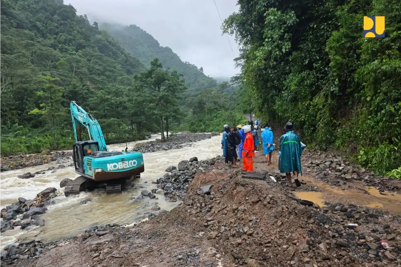 Kementerian Pekerjaan Umum melakukan percepatan penanganan tanggul jebol di Jawa Tengah