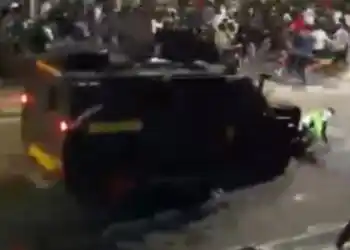 Rantis Brimob Lindas Ojol saat Demo DPR Ricuh [Foto: Tangkapan layar]