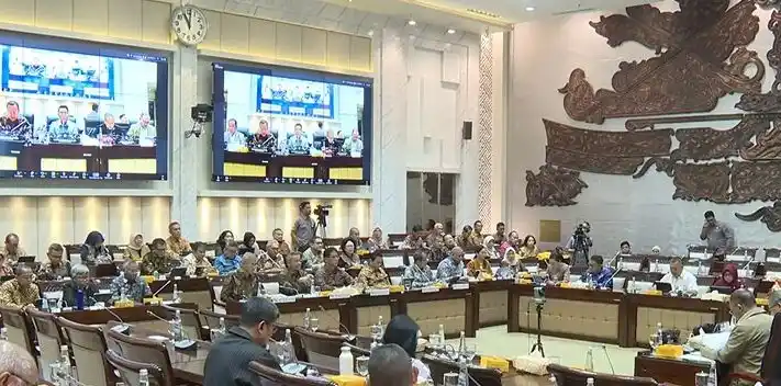 Rapat Dengar Pendapat Komisi XI DPR RI dengan Menteri Keuangan (Menkeu) Purbaya Yudhi Sadewa (Foto: Dok MI/Aan)