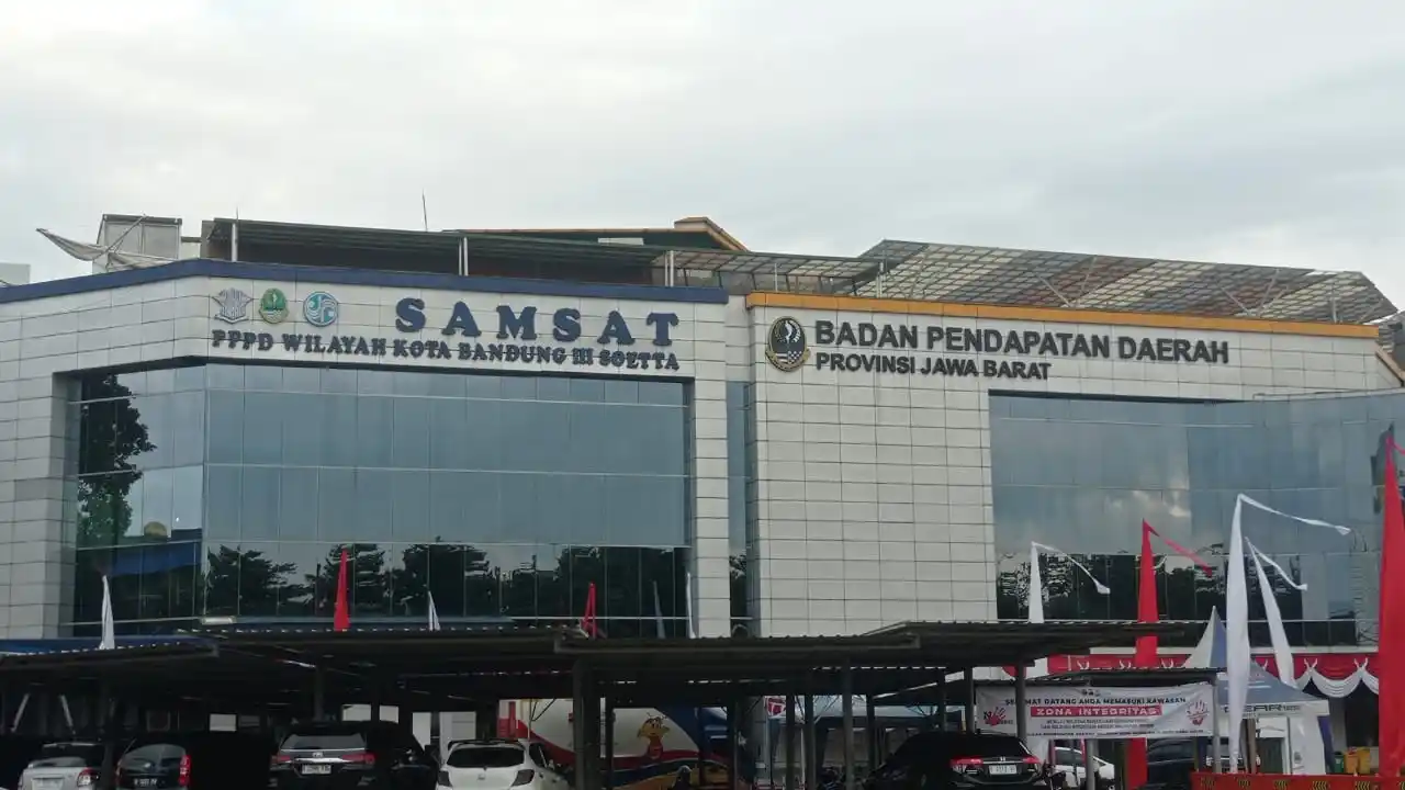 Kantor Samsat Soekarno Hatta, di Jalan Soekarno Hatta, Kota Bandung, Jawa Barat. (Foto: MI/Sugiyanto)