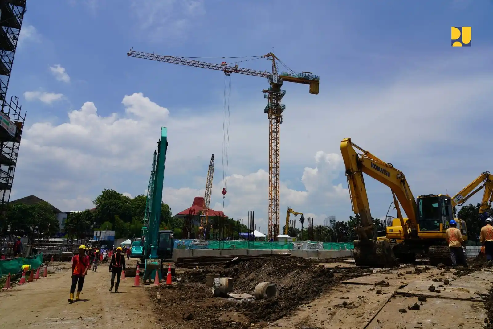 Kementerian Pekerjaan Umum terus mempercepat pembangunan infrastruktur sanitasi di DKI Jakarta melalui proyek Jakarta Sewerage Development Project (JSDP) Zona 1 yang berlokasi di Pluit, Jakarta Utara. (foto: PU)