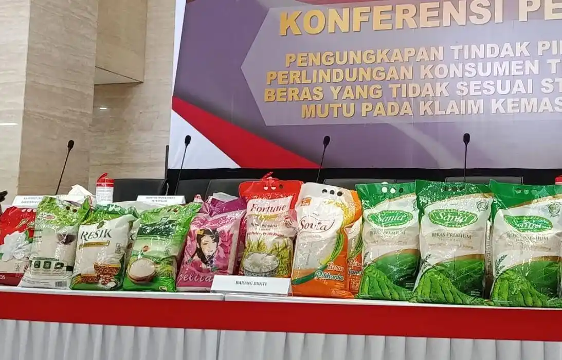 Satgas Pangan Polri menyita 201 ton beras yang bermasalah (Foto: Ist)