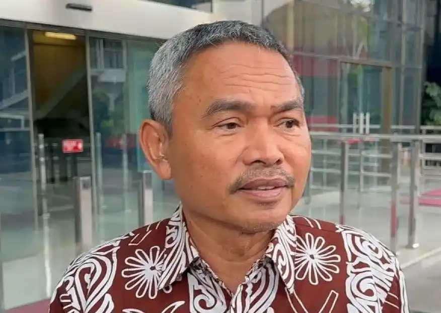 Anggota DPR RI Satori usai menjalani pemeriksaan sebagai saksi di Gedung Merah Putih KPK, Jakarta, Senin (21/4/2025) (Foto: MI/Ant)