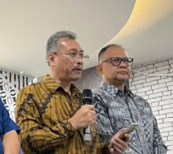 Sekretaris Jenderal (Sekjen) Kemendikti Saintek, Togar M. Simatupang (Kiri) (Foto: Repro)