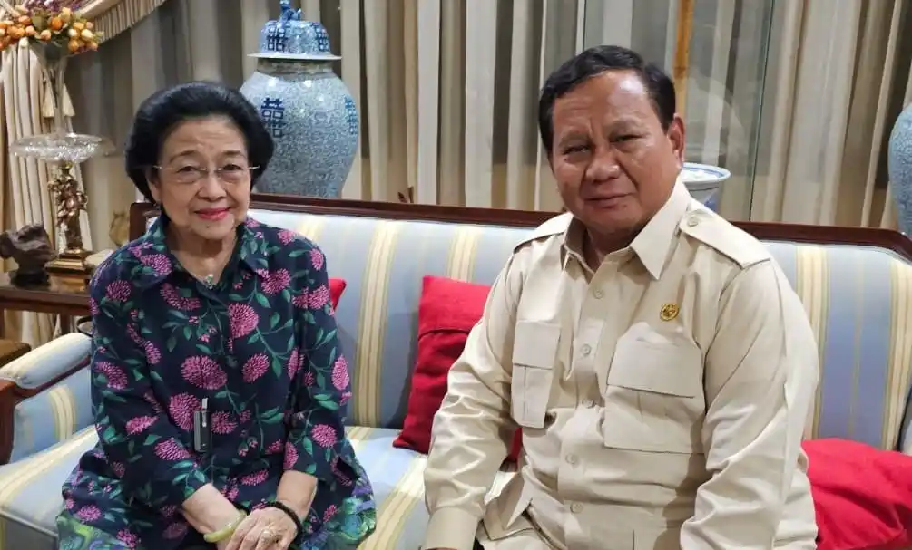Presiden RI Prabowo Subianto menemui Presiden ke-5 RI Megawati Soekarnoputri pada Senin (6/4/2025) malam (Foto: Dok MI)