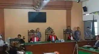 Suasana ruang sidang gugatan ijazah terhadap Jokowi, KPU, SMAN 6 Surakarta dan UGM di PN Surakarta