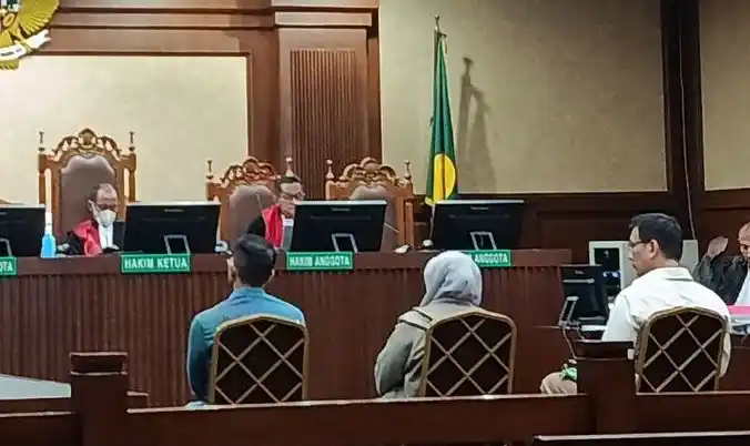 Sidang lanjutan kasus dugaan korupsi jual beli gas di PT PGN dengan terdakwa Mantan Direktur PT PGN, Danny Praditya dan mantan Komisaris PT Inti Alasindo Energy (PT IAE) Iswan Ibrahim di Pengadilan Tipikor pada Pengadilan Negeri Jakarta Pusat, Jumat (31/10/2025).