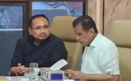 Mantan Menteri Agama (Menag) Yaqut Cholil Qoumas (kiri) dan Fuad Hasan Masyhur selaku pemilik biro penyelenggara haji Maktour (kanan) (Foto: Dok MI)