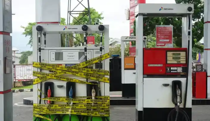 SPBU Cijujung, Desa Cijujung, Kecamatan Sukaraja, Kabupaten Bogor Disegel Mendag dan Polri (Foto: Repro)