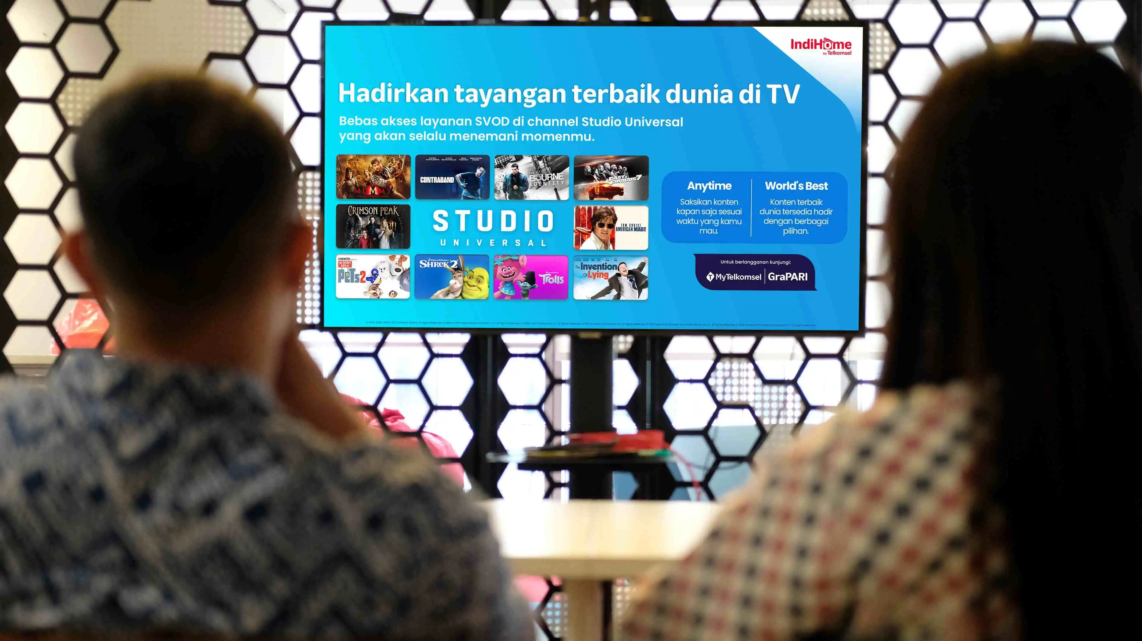 Pelanggan IndiHome TV kini dapat menikmati ragam konten Studio Universal di channel 600 dan video-on-demand section IndiHome TV. [Foto: Doc. Telkomsel]