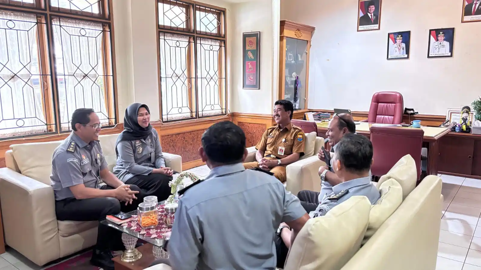 Suasana rapat koordinasi antara Kanwil Kemenkum Jambi dan Dinas PMD-P3A untuk meningkatkan layanan bantuan hukum di Provinsi Jambi. (Foto: Istimewa)