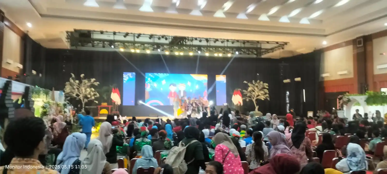 Suasana saat kegiatan puncak Peringatan Hardiknas 2025 di Gedung Kesenian Kota Blitar (Foto: Dok MI/JK)