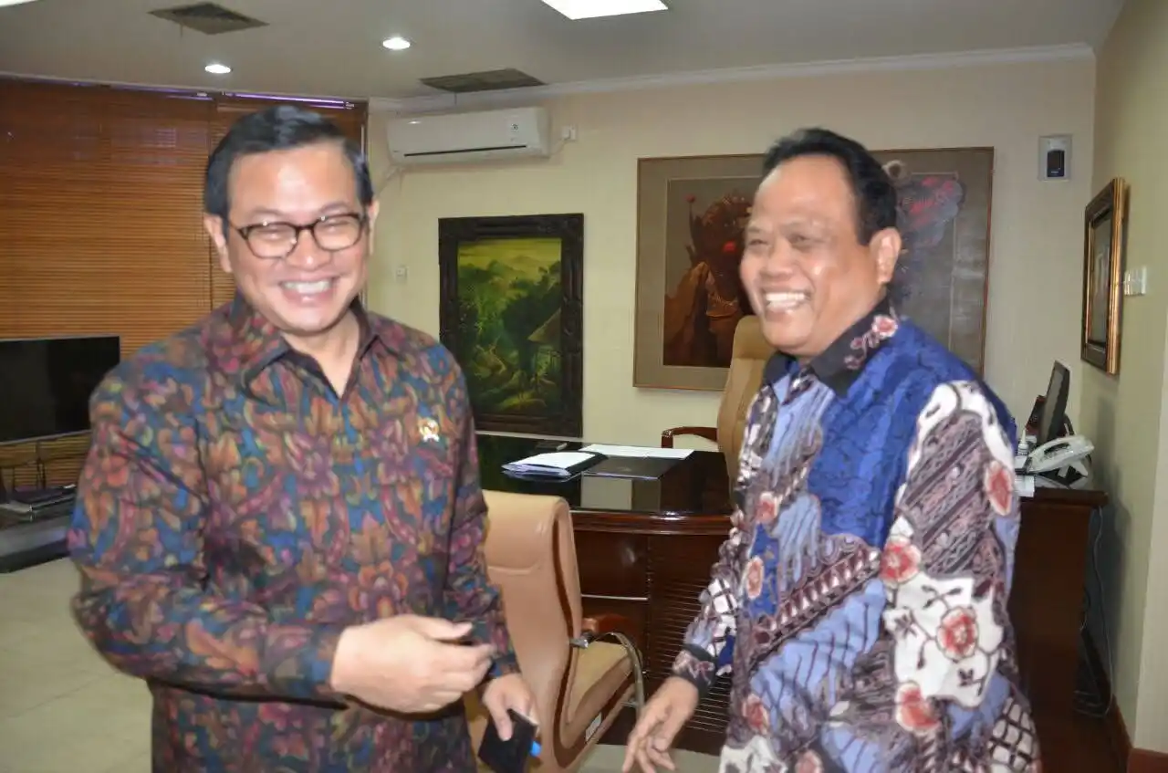 H Sukiyat (kanan) (Foto: Dok MI)