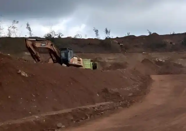 Kawasan konsesi tambang nikel milik PT Karya Wijaya di Pulau Gebe, Halmahera Tengah, Maluku Utara, 30 September 2025