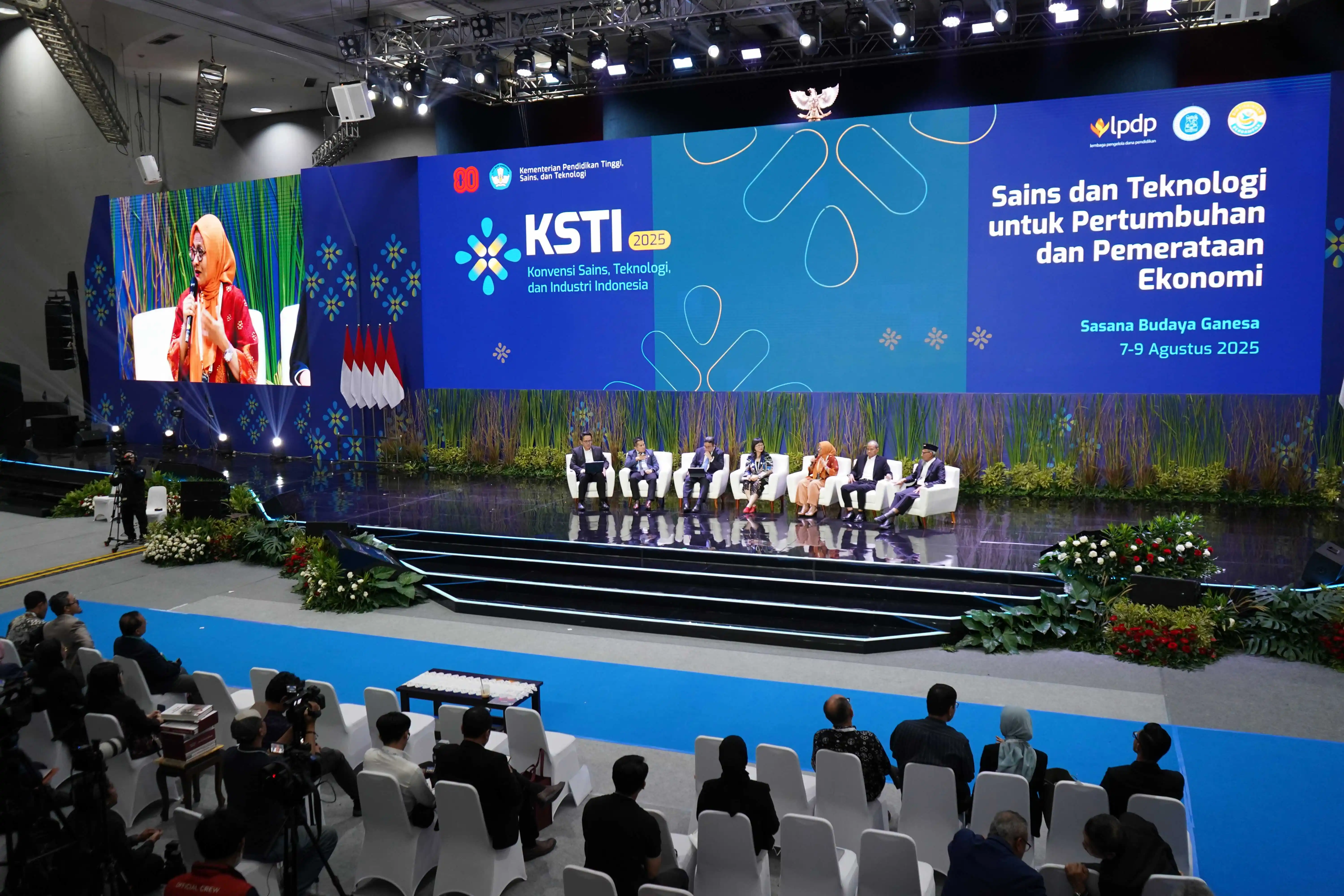 Telkomsel hadir dan berpartisi aktif dalam Konvensi Sains, Teknologi, dan Industri (KSTI) Indonesia 2025 di Institut Teknologi Bandung (7–9 Agustus 2025). [Foto: Doc. Telkomsel]