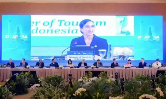 Menteri Pariwisata Widiyanti Putri Wardhana saat Pembukaan “The 37th Joint Commission Meeting for CAP-CSA” di Hotel Mulia Senayan, Jakarta, Rabu (16/4/2025). (Foto: Dok Kemenpar)