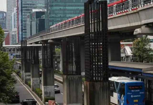 Tiang Monorel Mangkrak (Foto: Dok MI)