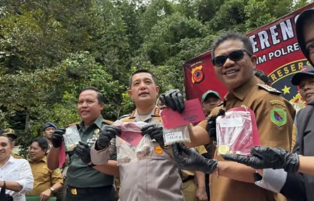 Polisi berhasil mengungkap tambang emas ilegal yang diduga telah beroperasi kurang lebih selama 14 Tahun di Desa Cibodas (Foto: Ist)
