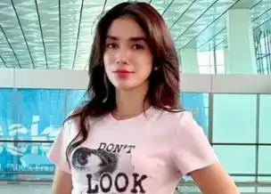 Artis Ussy Sulistiawaty [Foto: Instagram]