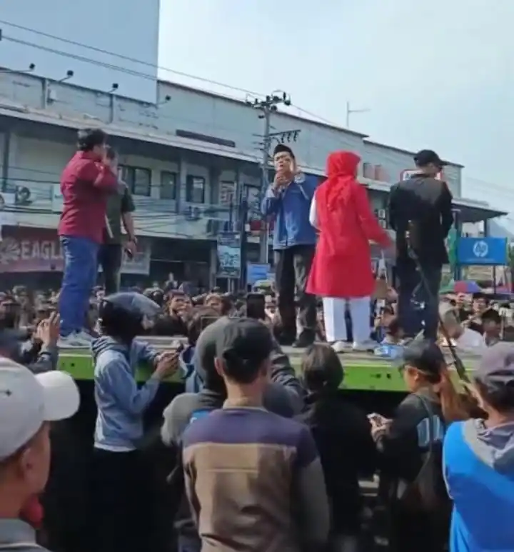 Demo Warga Pati Tuntut Bupati Sudewo Mundur (Foto: Tangkapan Layar)