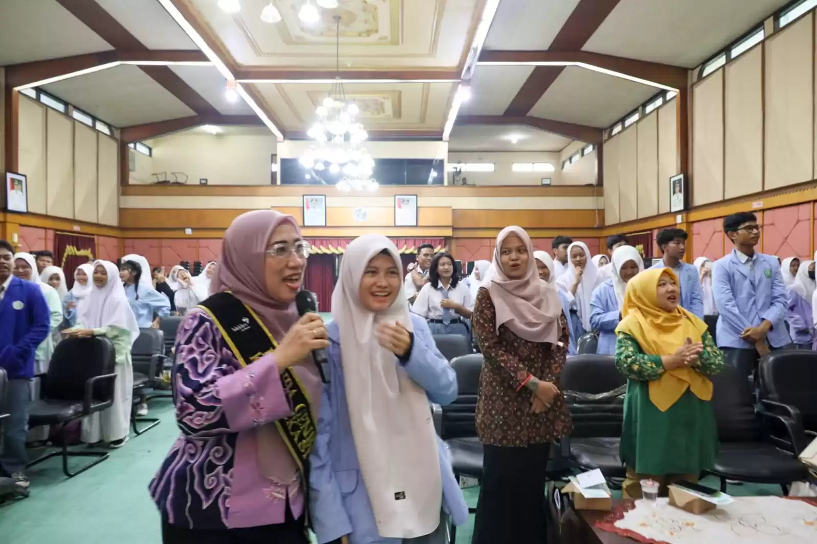 Yolla Gani sosialisasikan program Implementasi Nyata Generasi Berencana Cegah Stunting (INI GENTING) dan Pusat Informasi Konseling Remaja (PIK-R) Kepada Para Siswa-Siswi SMAN/SMKN/MAN di Kota Bekasi (Foto: MI/Hms)